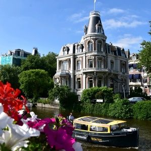 Meet your Posher, Elise